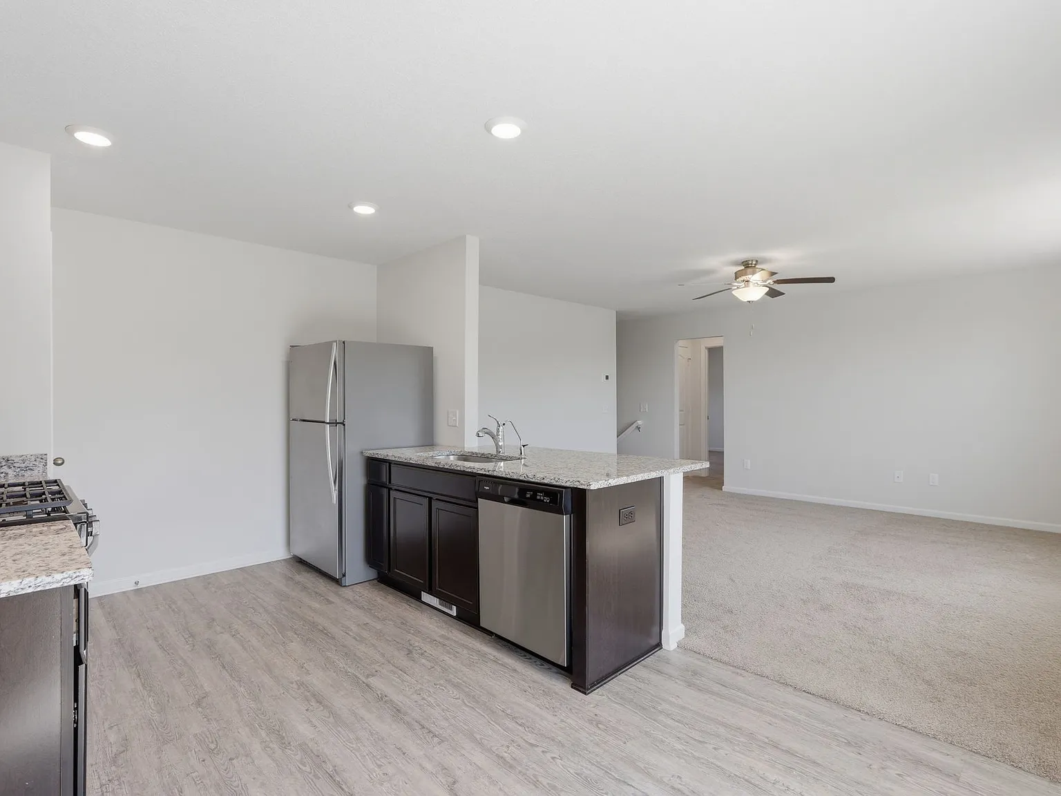 3 bed, 1765 sqft, $2,100 — Photo 3