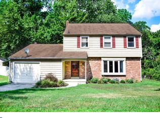 8 Heather Rd, Turnersville, NJ 08012