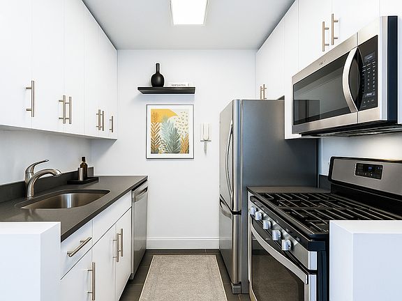 4th image of 330 W 56th St APT 24G