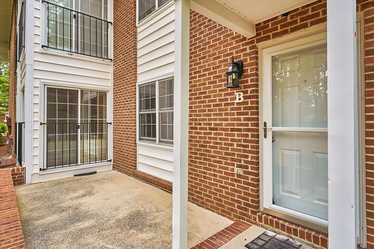 1 bed, 991 sqft, $1,600 — Photo 3
