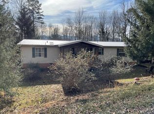 58 Thickety Trace Dr, Franklin, NC 28734