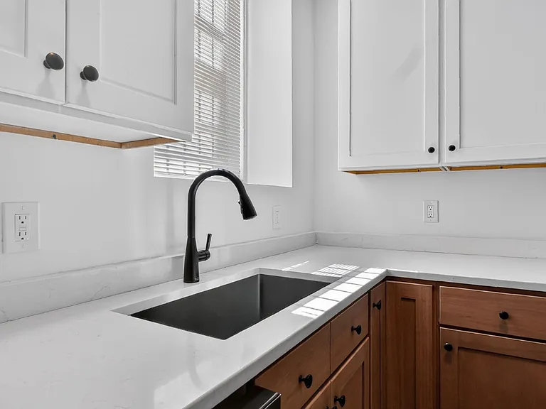 813 Chapel St — Photo 23