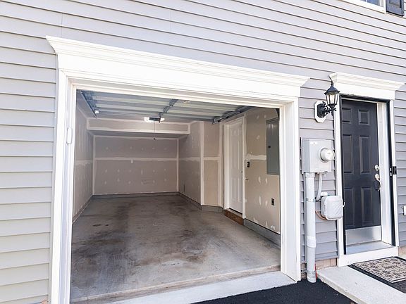 2nd image of 577 Thumper Dr