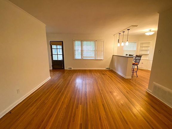3rd image of 3605 Southwood Ave
