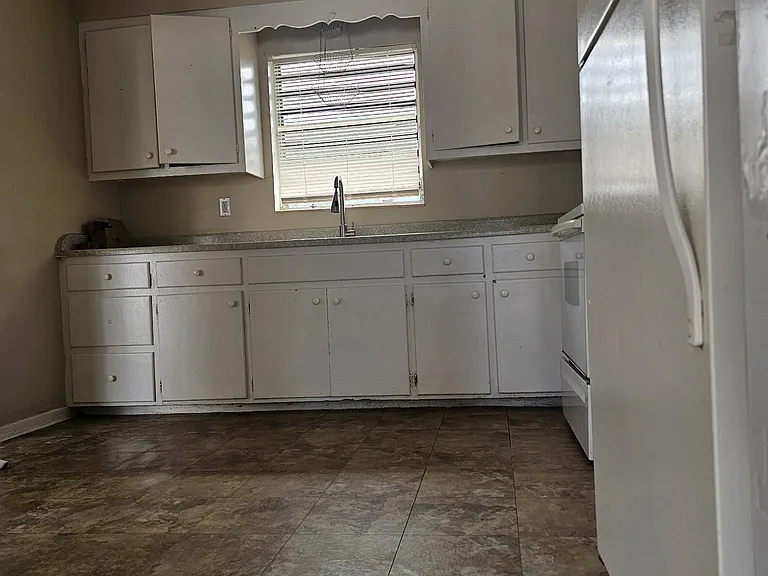 3520 Iroquois Ave — Photo 8