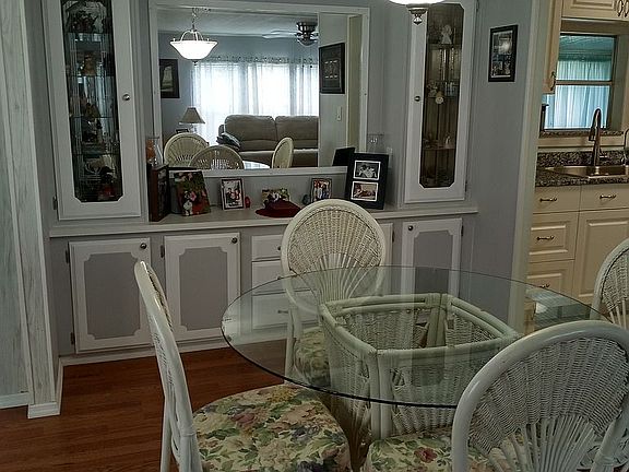 3rd image of 1208 Gardenia Dr