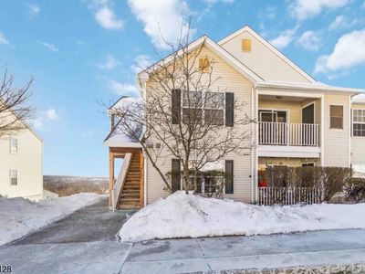 1625 King Ct, Green Brook, NJ, 08812