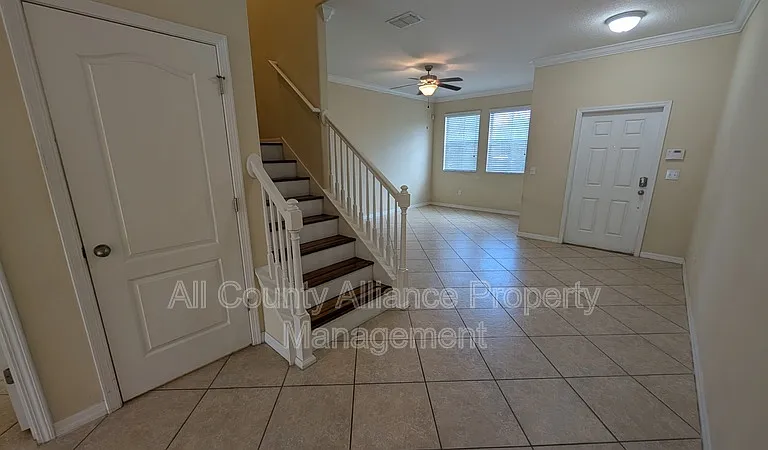 4272 Fennwood Ct — Photo 2