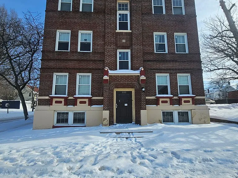 1933 Lee Rd — Photo 1