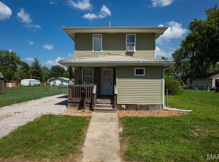 525 N Chiles St, Carlinville, IL 62626