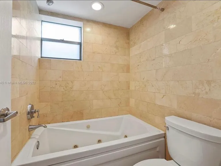 860 Euclid Ave #208 — Photo 35