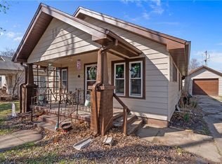 1010 W 3rd St, Coffeyville, KS 67337