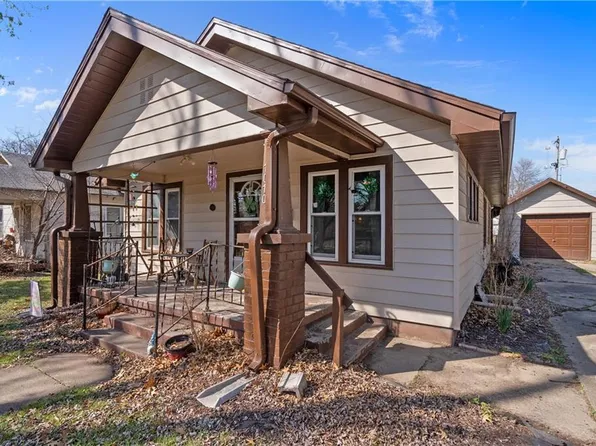 1010 W 3rd St, Coffeyville, KS 67337