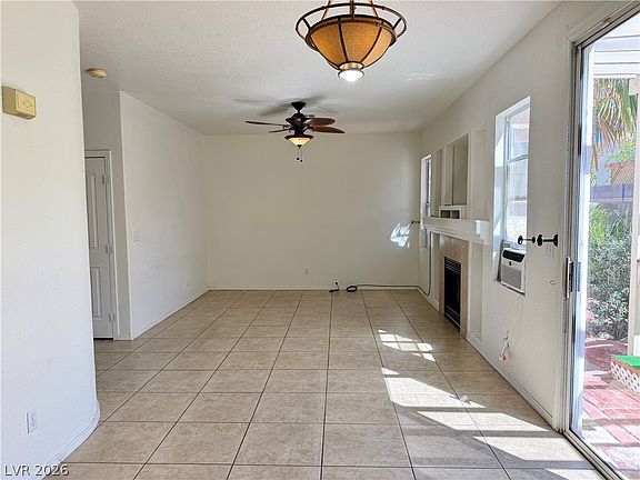 4th image of 1057 Country Skies Ave
