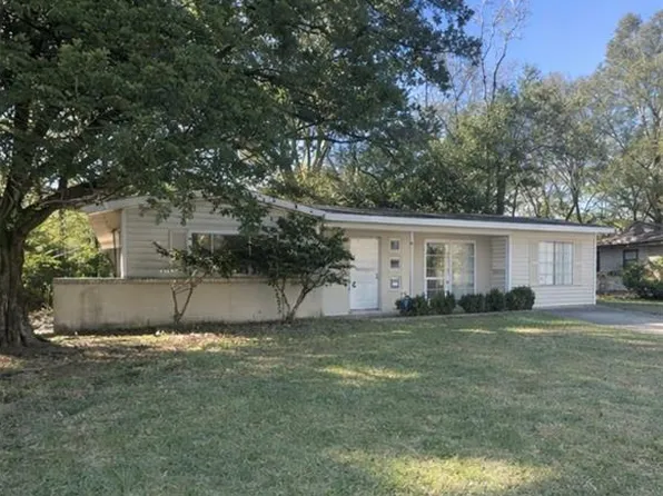 660 Halifax Dr, Mobile, AL 36609