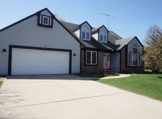 24 Longford Ct, Oswego, IL