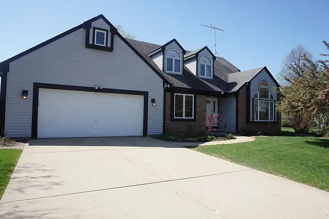 24 Longford Ct photo 1