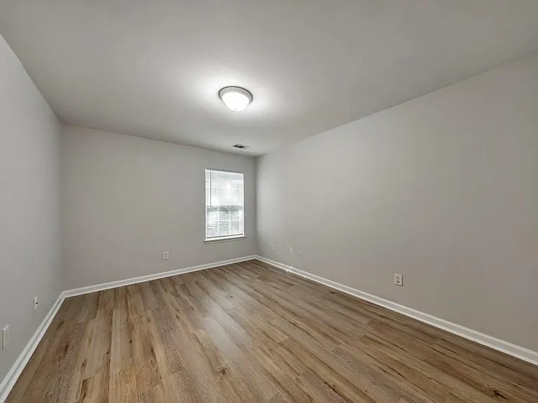 2830 Mayfair Dr — Photo 26