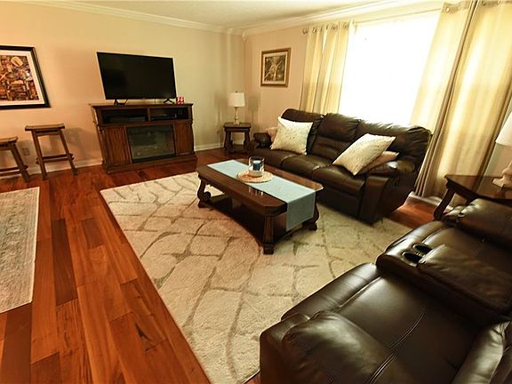 4th image of 1511 Gangl Dr