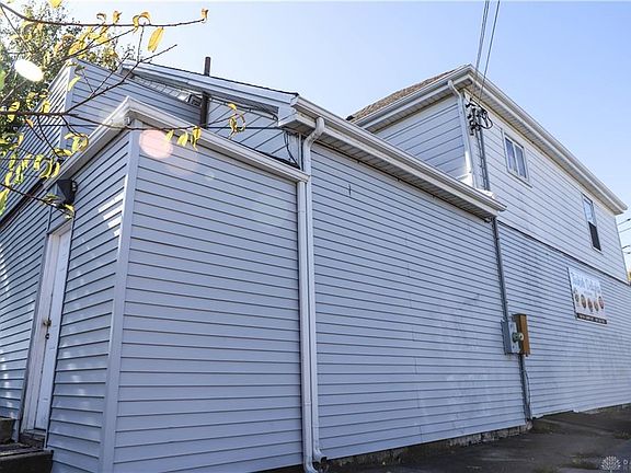 3rd image of 938 Troy St