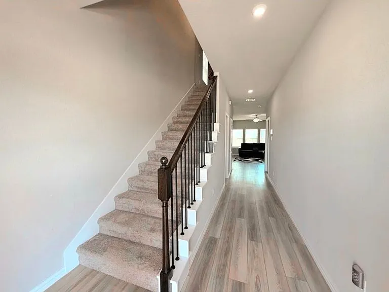 3313 Sedge Grass Dr — Photo 2