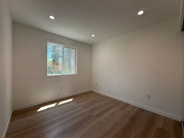 9555 La Villa St — Photo 13