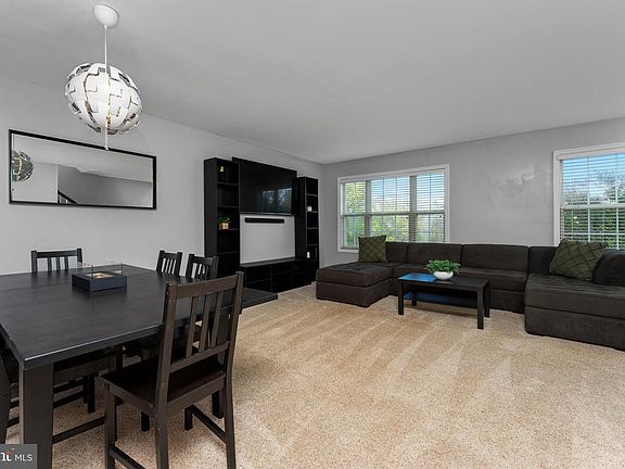 4th image of 507 Highland Towne Ln
