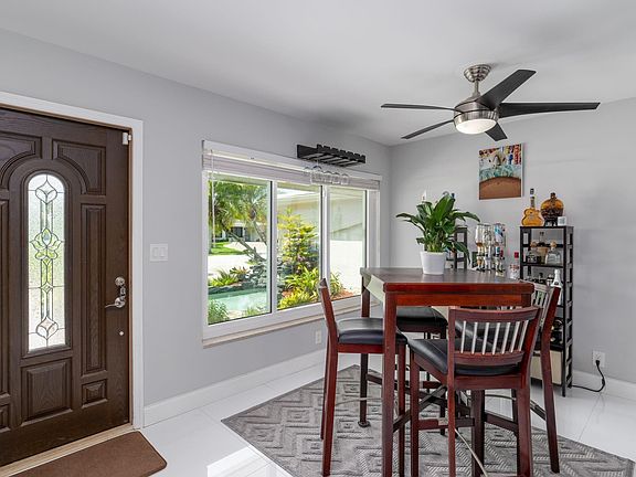 4th image of 171 SE 12th Court