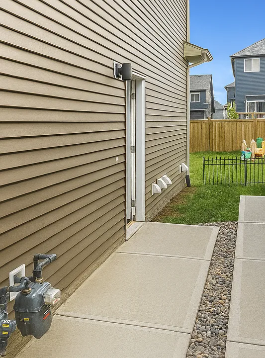 1240 Plum Bnd SW #2