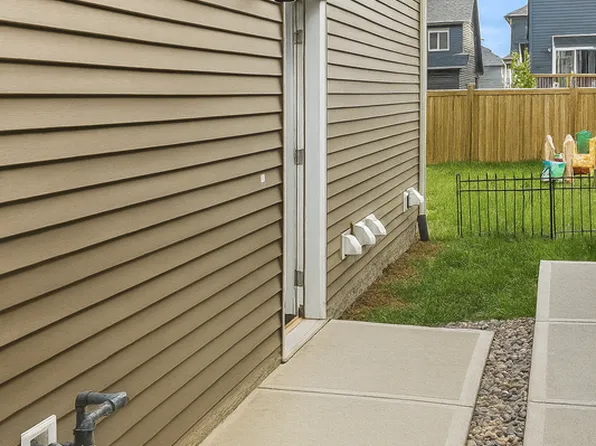 1240 Plum Bnd SW Unit 2, Edmonton, AB T6X 3B5