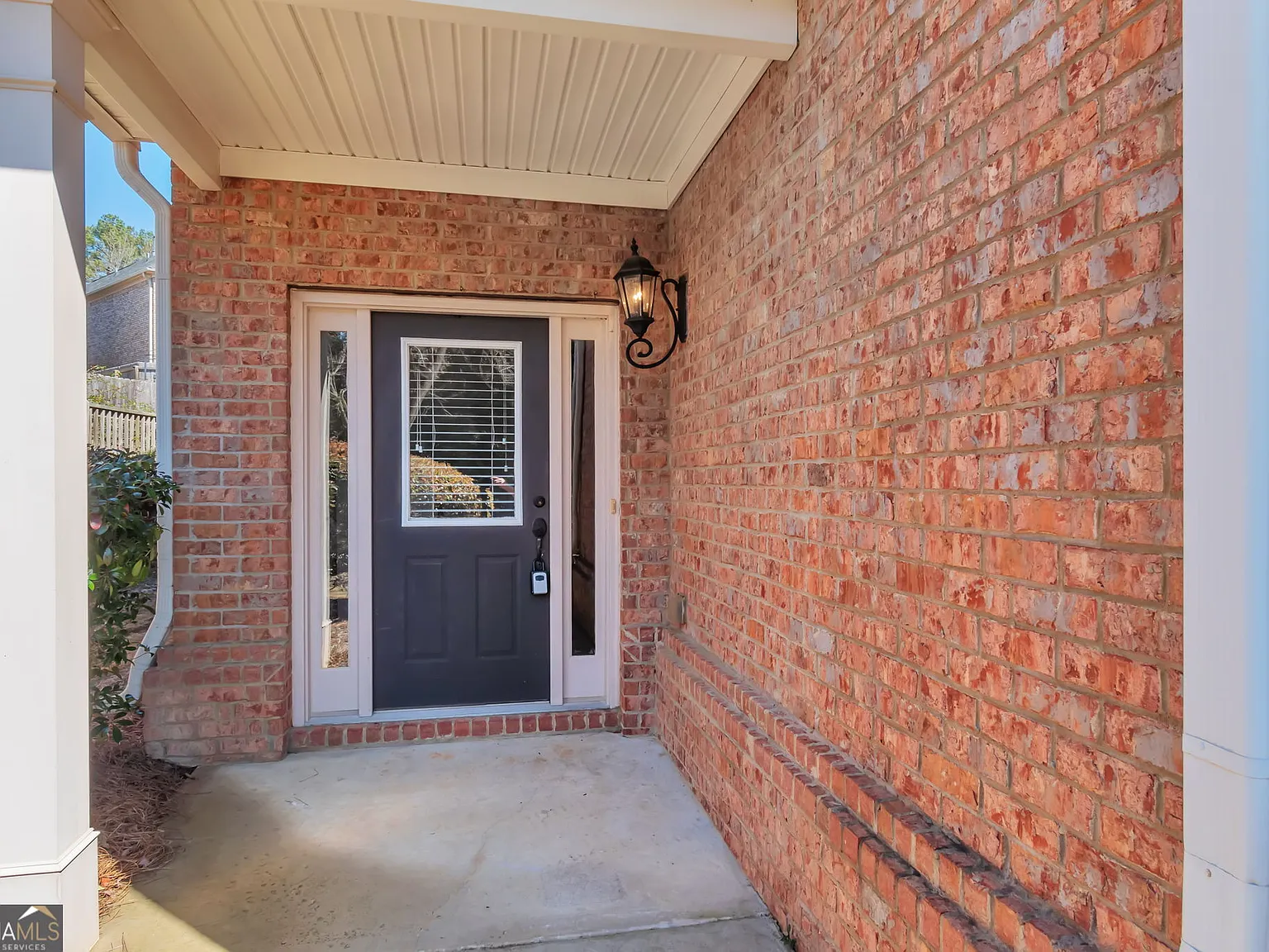 3 bed, 3.5 bath, $2,200 — Photo 2
