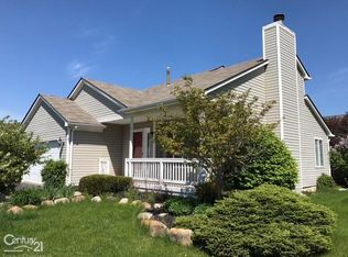 1813 Stanford Ct, Oxford, MI 48371