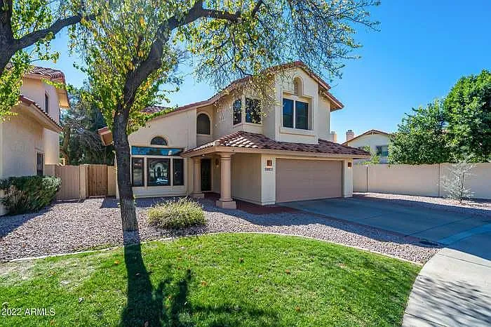 9145 E Jenan Dr — Photo 1