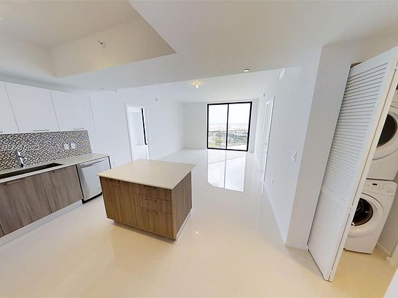 3rd image of 5300 Paseo Dr #1903