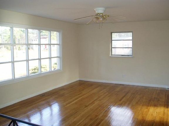 2nd image of 5001 Bridges Ave