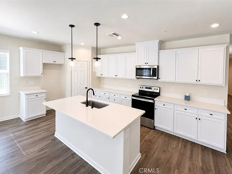 28303 Blackjack Dr — Photo 2