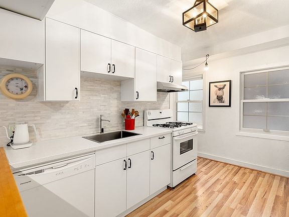 3rd image of 88A Marion St APT 3