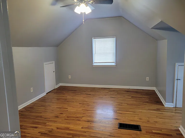 1361 McClelland Ave — Photo 9