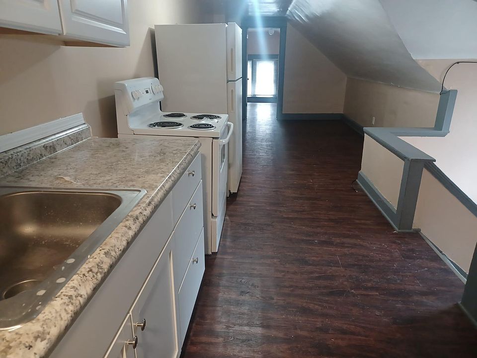 1st image of 226 W Long St #3