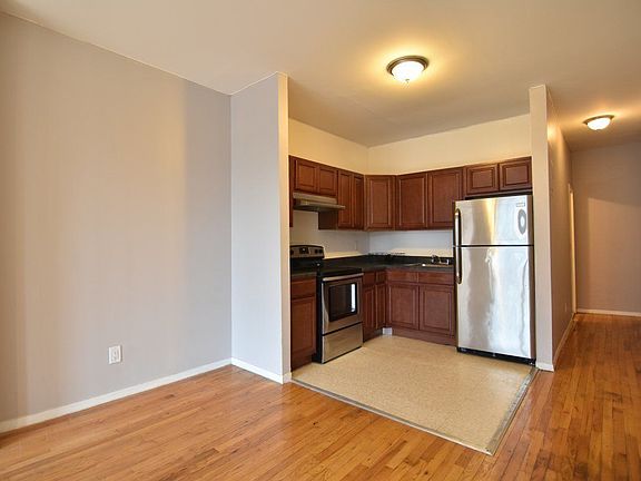 4th image of 2238 7th Ave APT 4