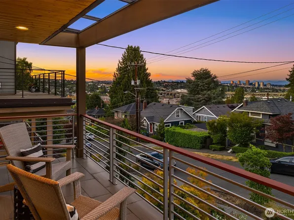 2619 Warren Avenue N, Seattle, WA 98109