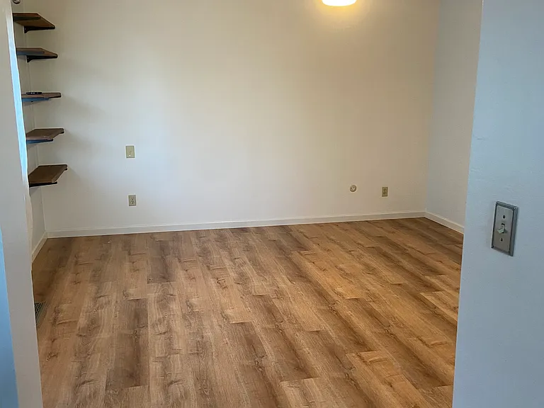424 Mason St — Photo 16