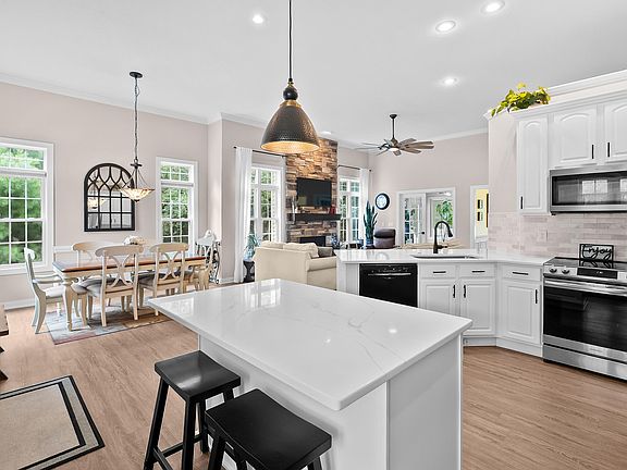 2nd image of 4531 Chasemoor Dr