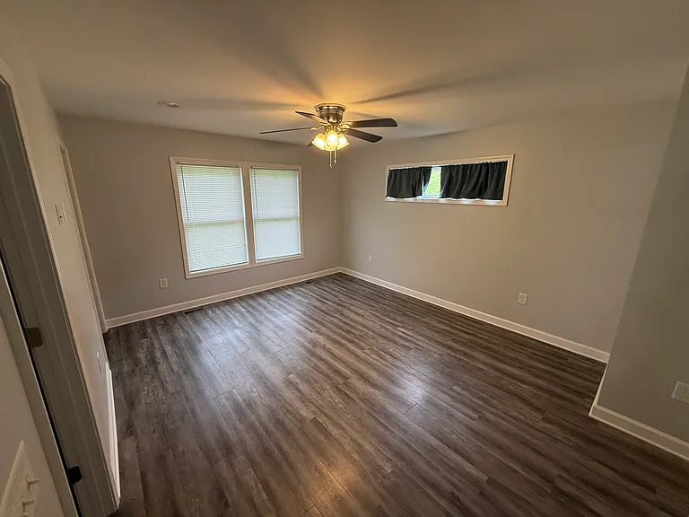 1070 Blue Grass Trl — Photo 8