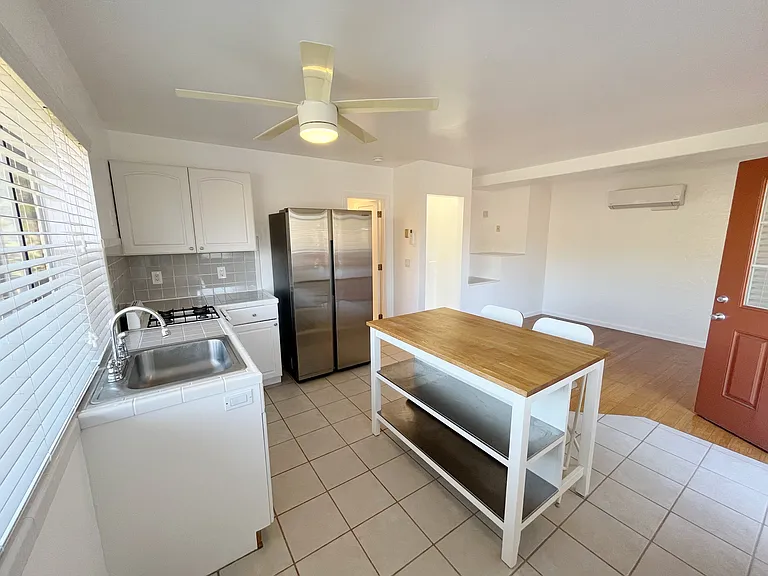 2828 1/2 Bowditch Pl — Photo 6