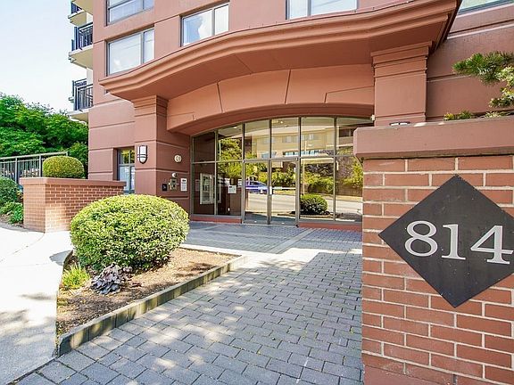 2nd image of 814 Royal Ave #606