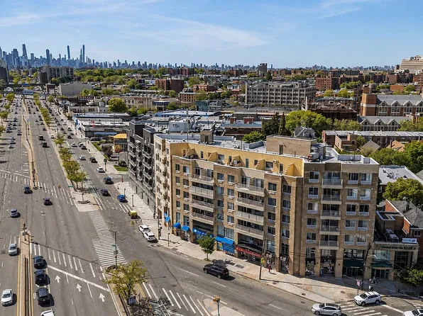 81-15 Queens Blvd #7C, Elmhurst, NY 11373