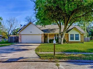 204 Stanford Rd, Lake Jackson, TX 77566