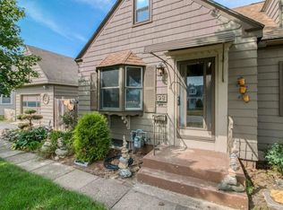 98 Edgewood Ave, Chicopee, MA 01013