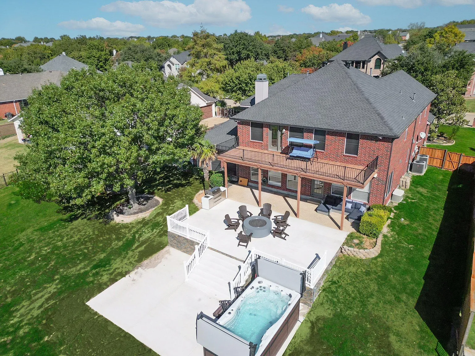 5 bed, 3.5 bath, 3800 sqft, $15,000 — Photo 2